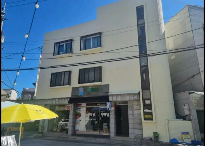 Mangwon Station Taxi 3 Minutes #family #friend #hongdae #hangangang #yg #self-check-in #washingmachine #dryer #low-floor Bed #children's Supplies 公寓