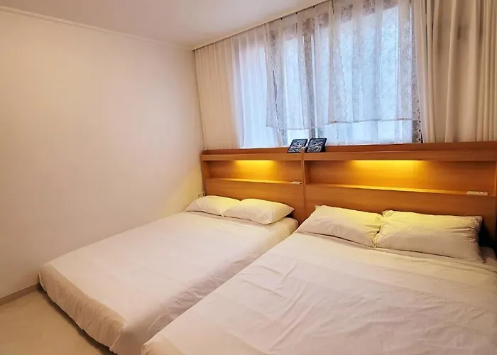 公寓 Mangwon Station Taxi 3 Minutes #family #friend #hongdae #hangangang #yg #self-check-in #washingmachine #dryer #low-floor Bed #children's Supplies 首爾