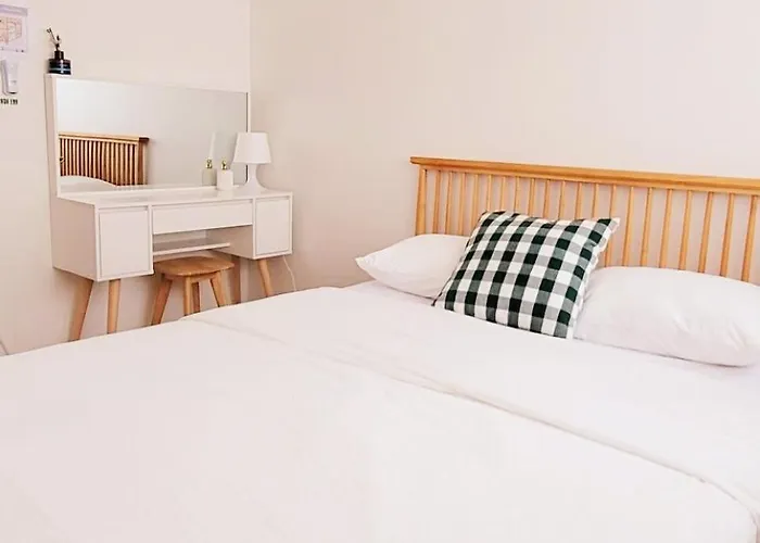 Mangwon Station Taxi 3 Minutes #family #friend #hongdae #hangangang #yg #self-check-in #washingmachine #dryer #low-floor Bed #children's Supplies 公寓