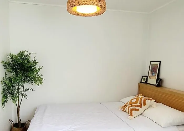 Mangwon Station Taxi 3 Minutes #family #friend #hongdae #hangangang #yg #self-check-in #washingmachine #dryer #low-floor Bed #children's Supplies 首爾