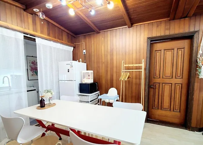 Mangwon Station Taxi 3 Minutes #family #friend #hongdae #hangangang #yg #self-check-in #washingmachine #dryer #low-floor Bed #children's Supplies 公寓 首爾